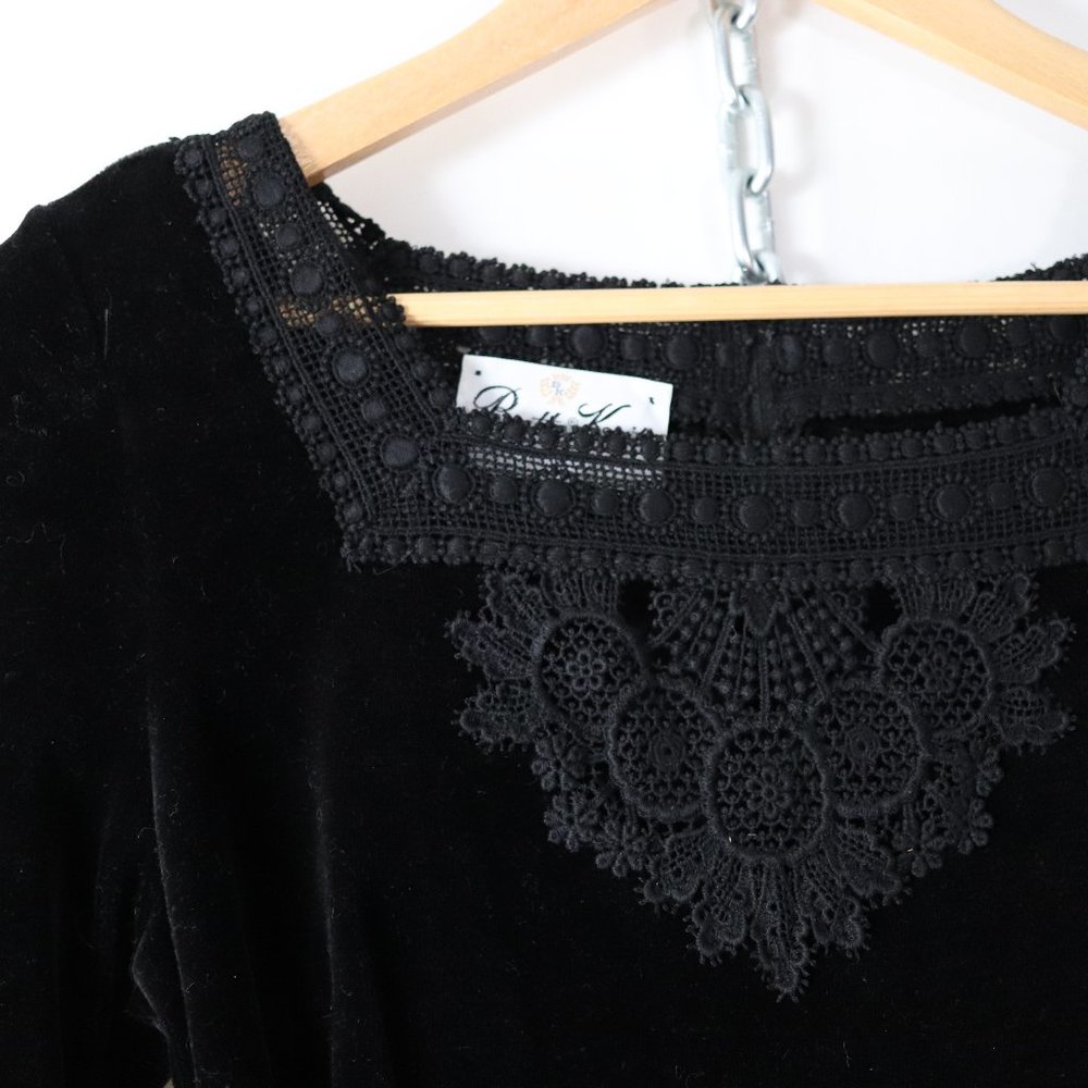 SOLD vintage 70s black velvet lace maxi dress S - Picture 3 of 8